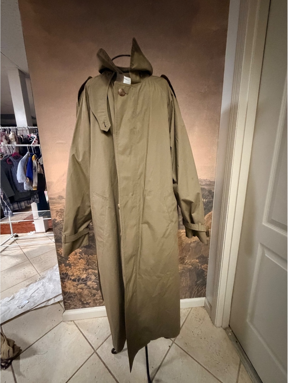 Vintage London Fog Trench Coat Men's 42 Regular Beige Tan Belted Long Raincoat